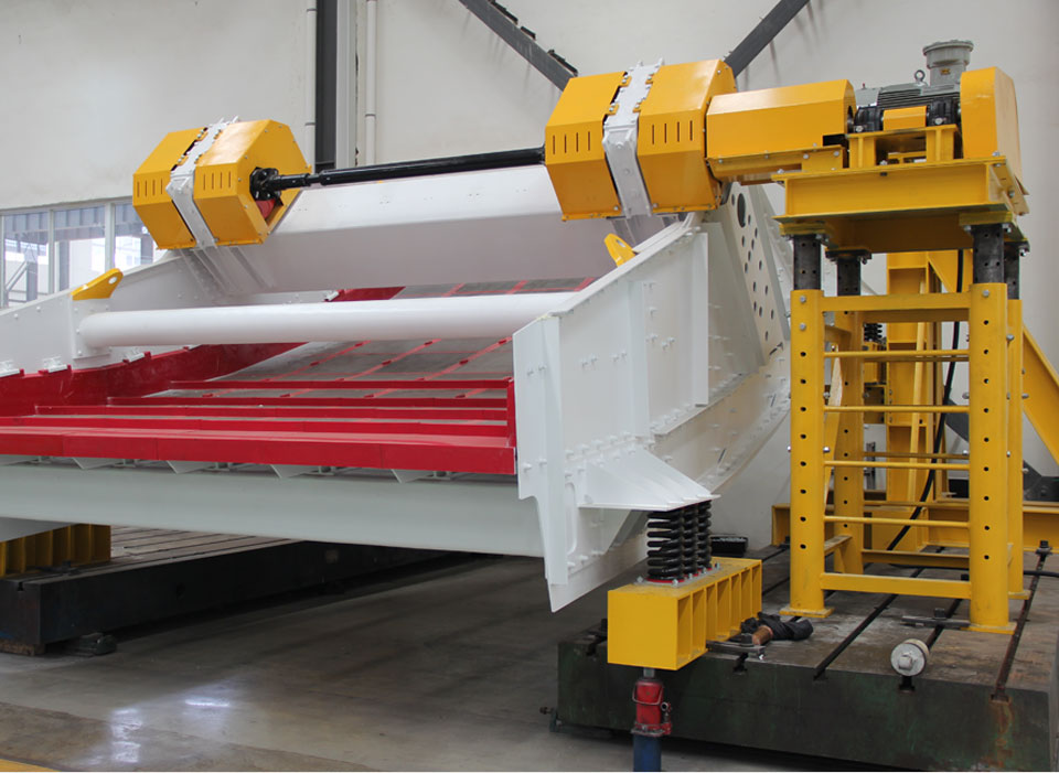 直線振動篩物料跑偏的原因是什么？附：解決措施